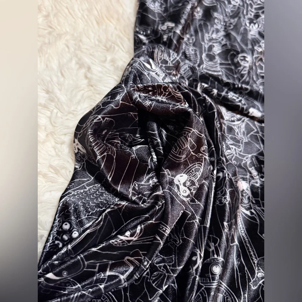 Blackmilk Star Wars Sentients Velvet Princess Midi Dress - Size Large - Picture 6 of 8